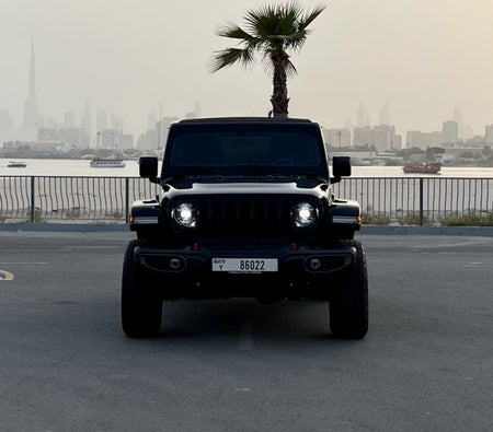 Jeep_Wrangler-Unlimited-Sahara-E