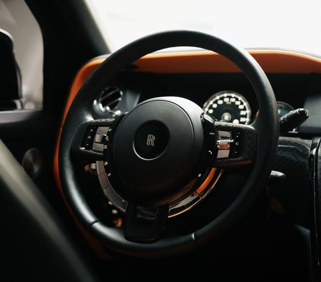Rolls-Royce_Cullinan-Black-Badge (3)