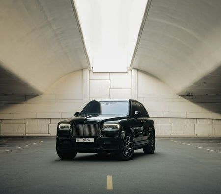 Rolls-Royce_Cullinan-Black-Badge